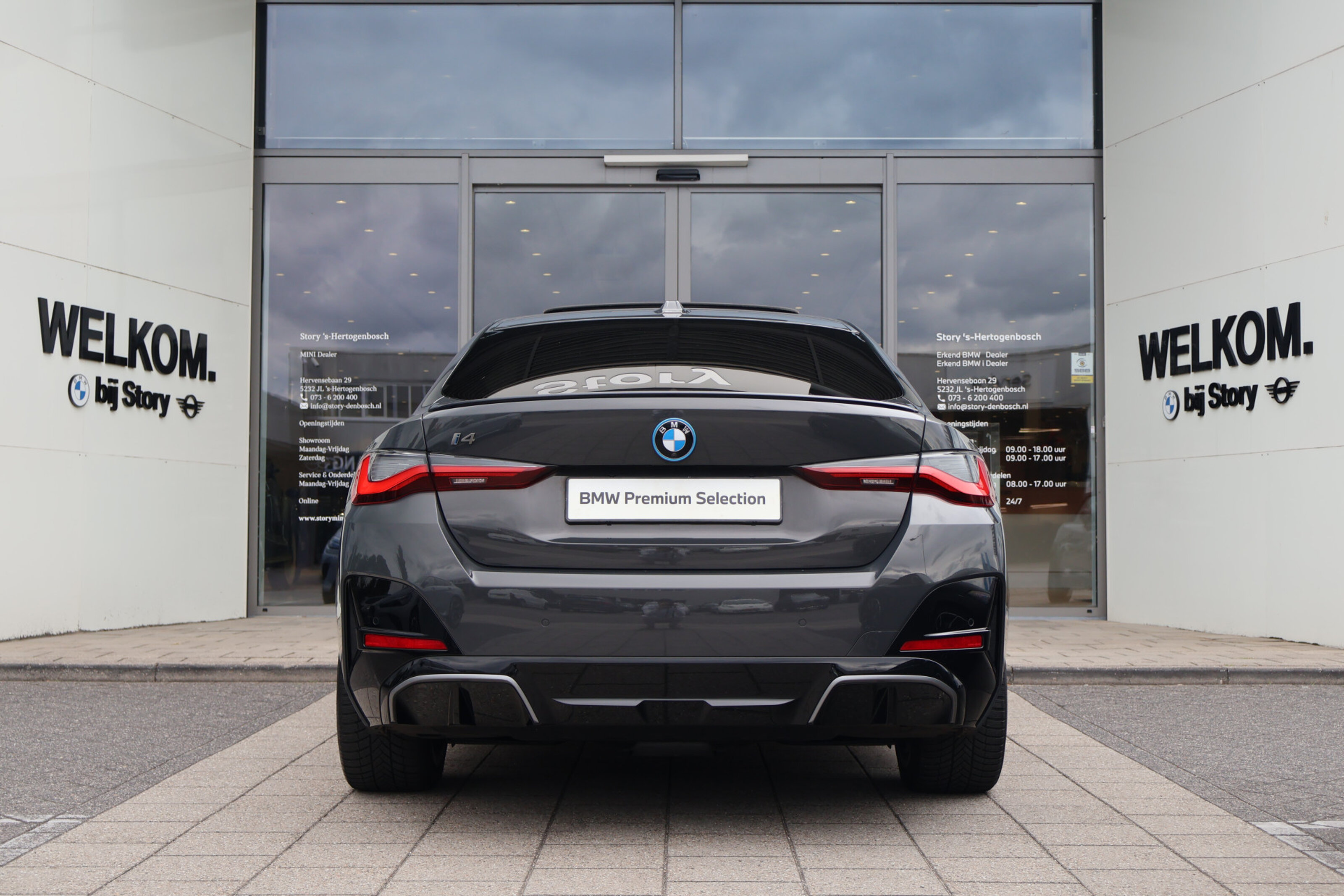 BMW i4 8