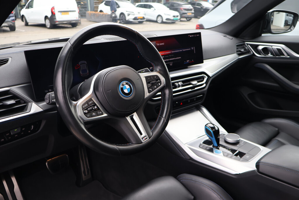 BMW i4 13