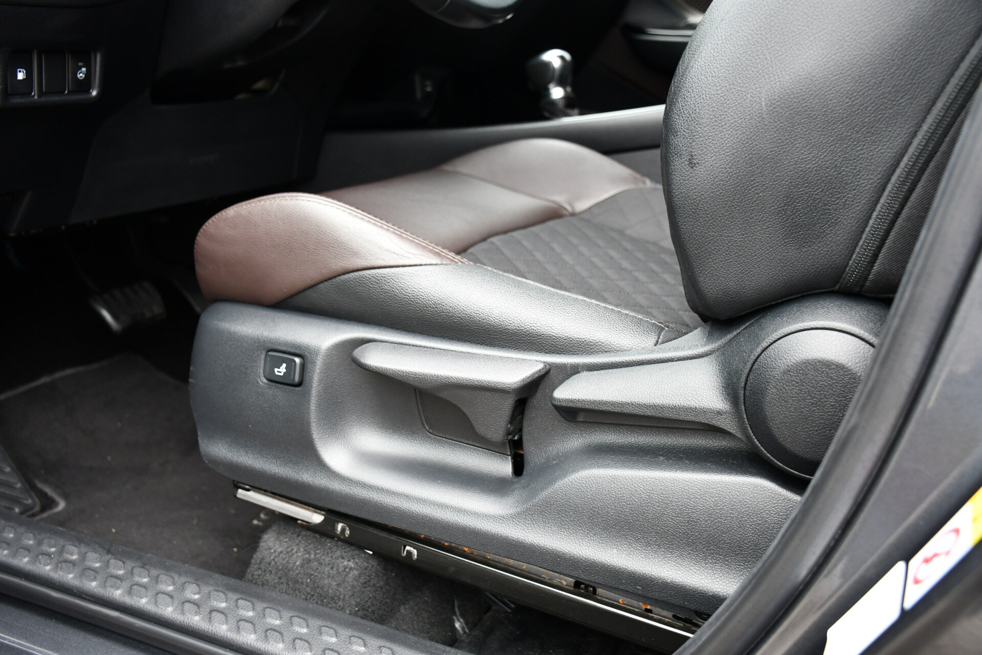 Toyota C-HR 1.8 Hybrid Executive Limited Automaat 122pk - Afbeelding 3
