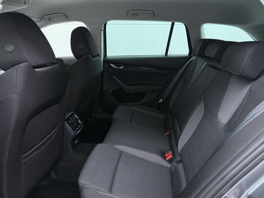 Škoda Octavia Combi 1.5 TSI MHEV Business Edition