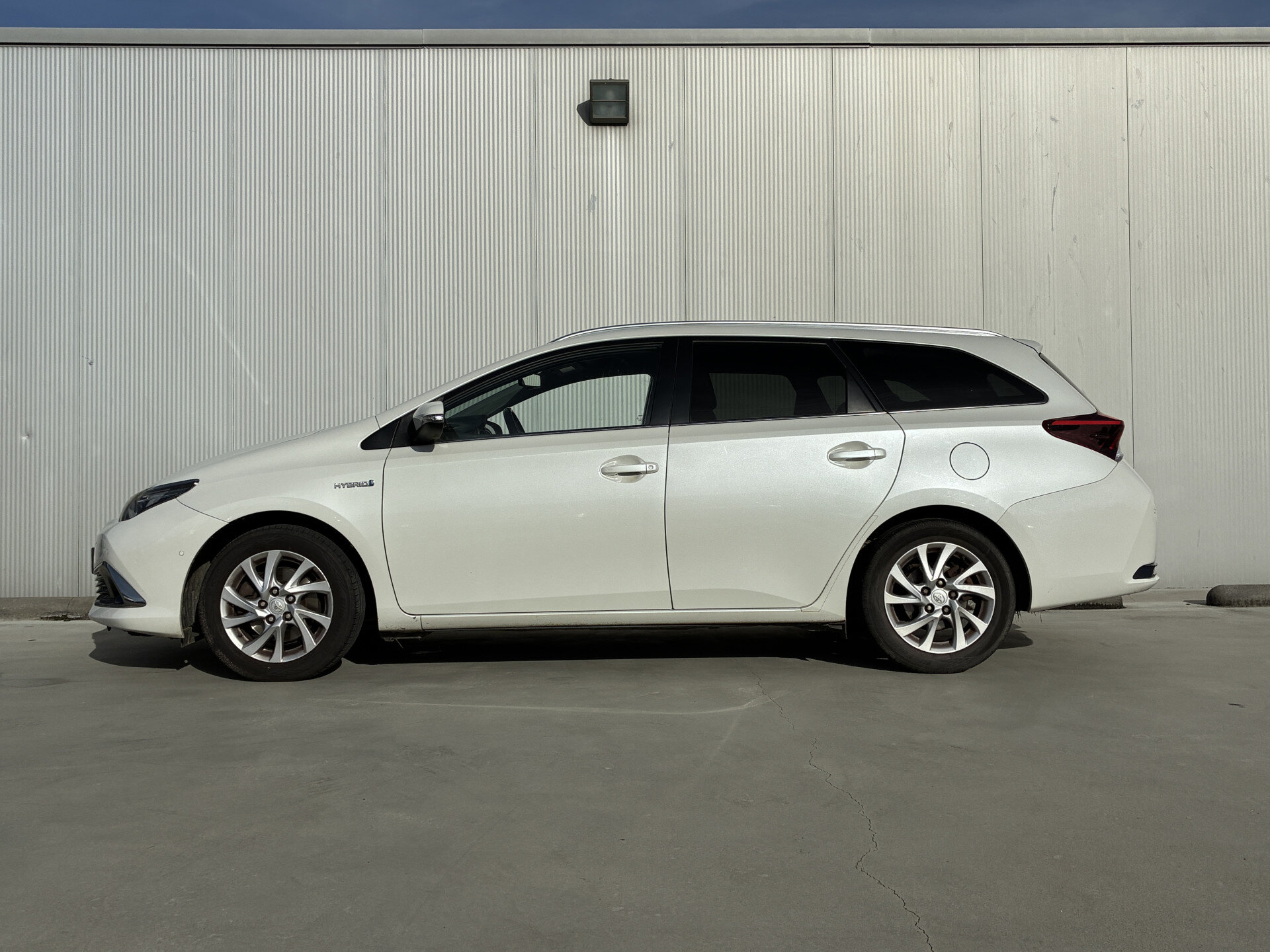Toyota Auris Touring Sports 1.8 Hybrid Executive Go Automaat - Afbeelding 2