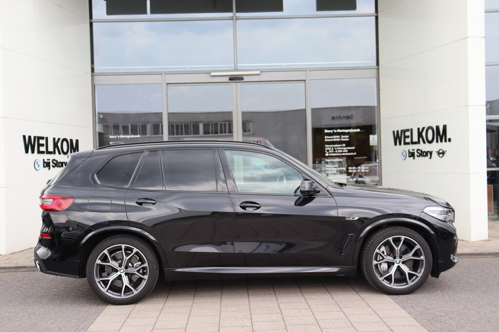 BMW X5 8