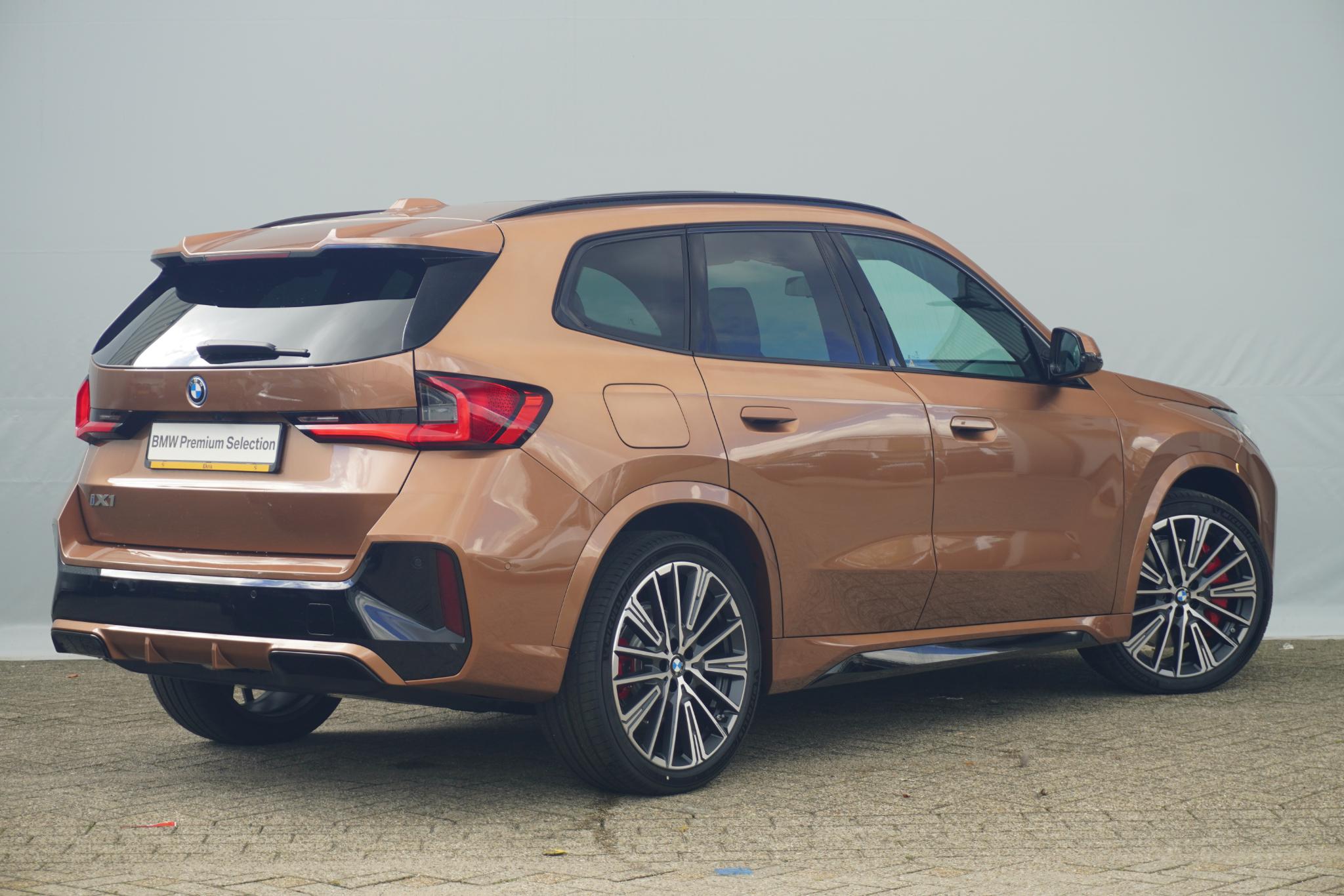 BMW iX1 eDrive20 - Afbeelding 2