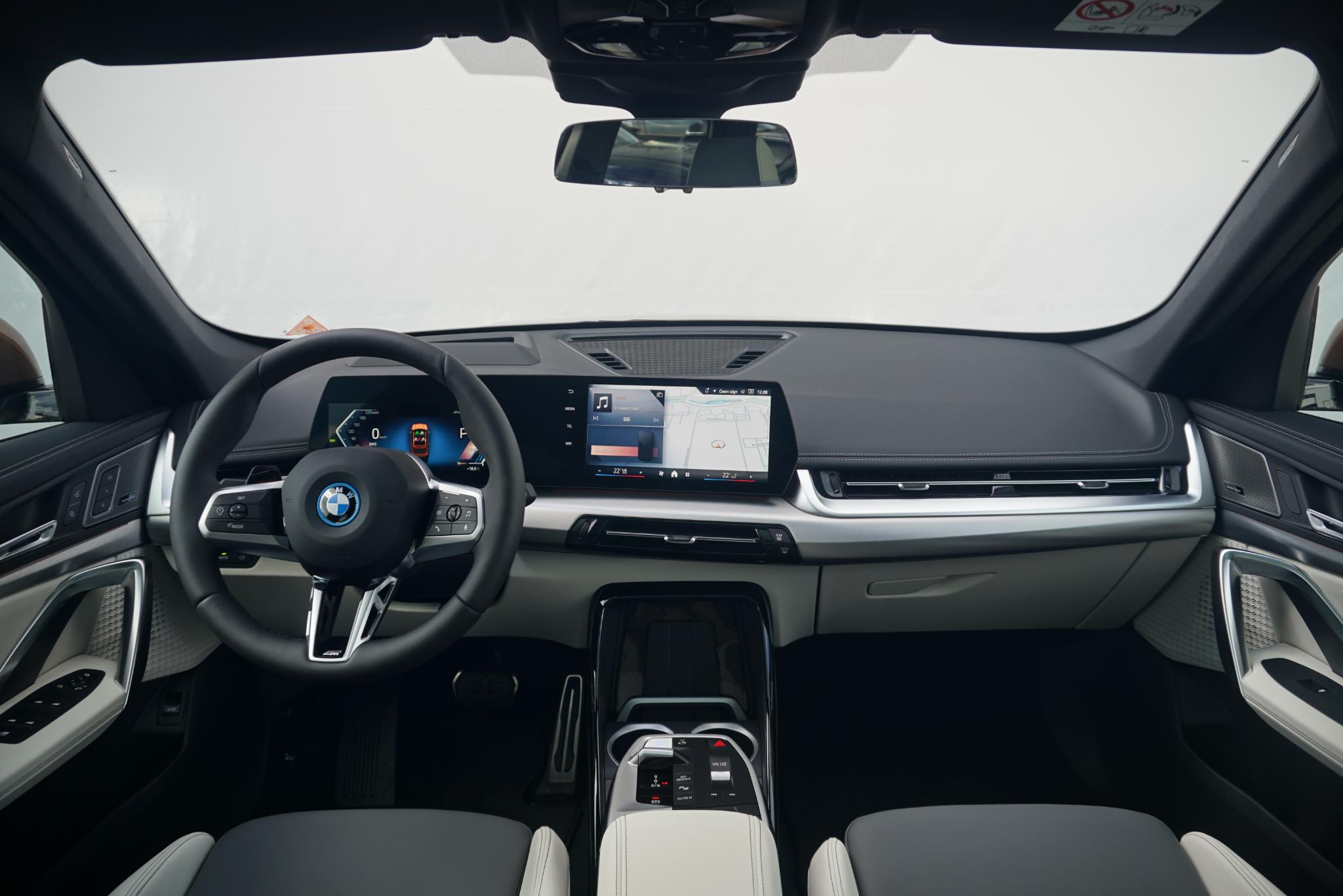 BMW iX1 eDrive20 - Afbeelding 3