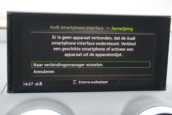 Apple Carplay/Android Auto Apple Carplay/Android Auto