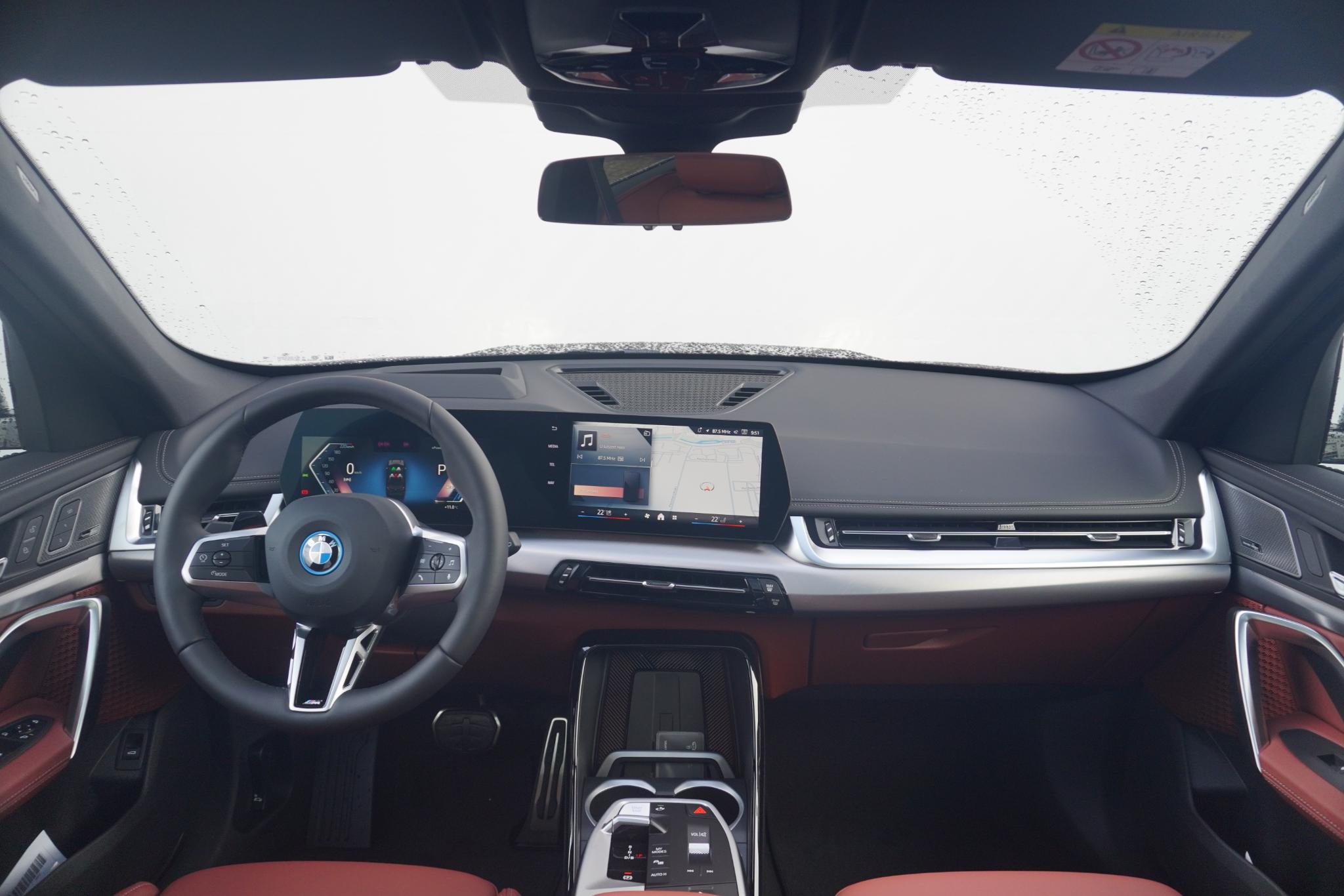 BMW iX1 eDrive20 - Afbeelding 3