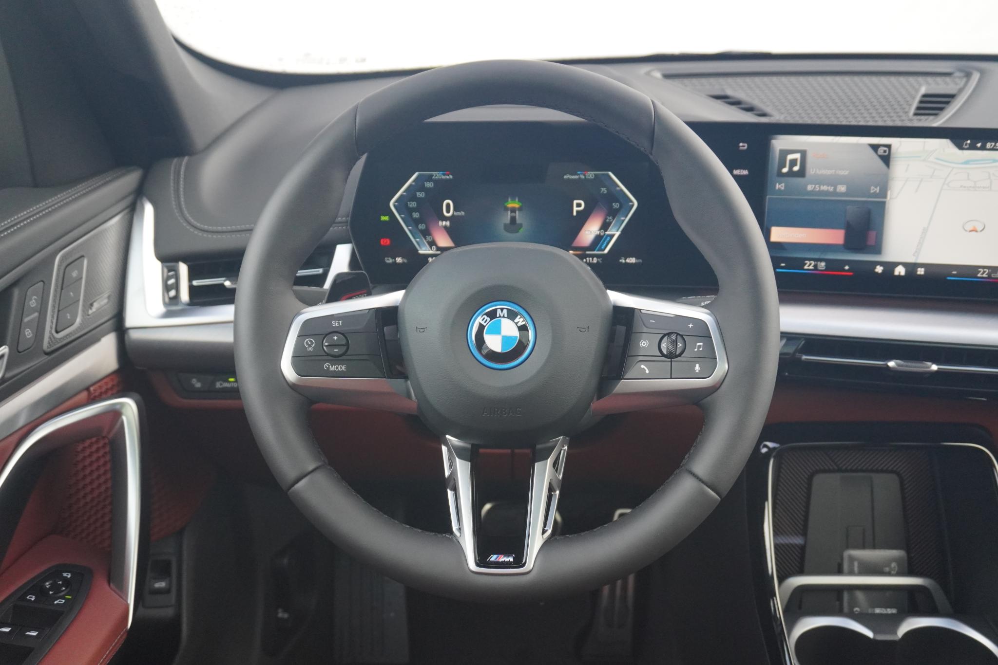 BMW iX1