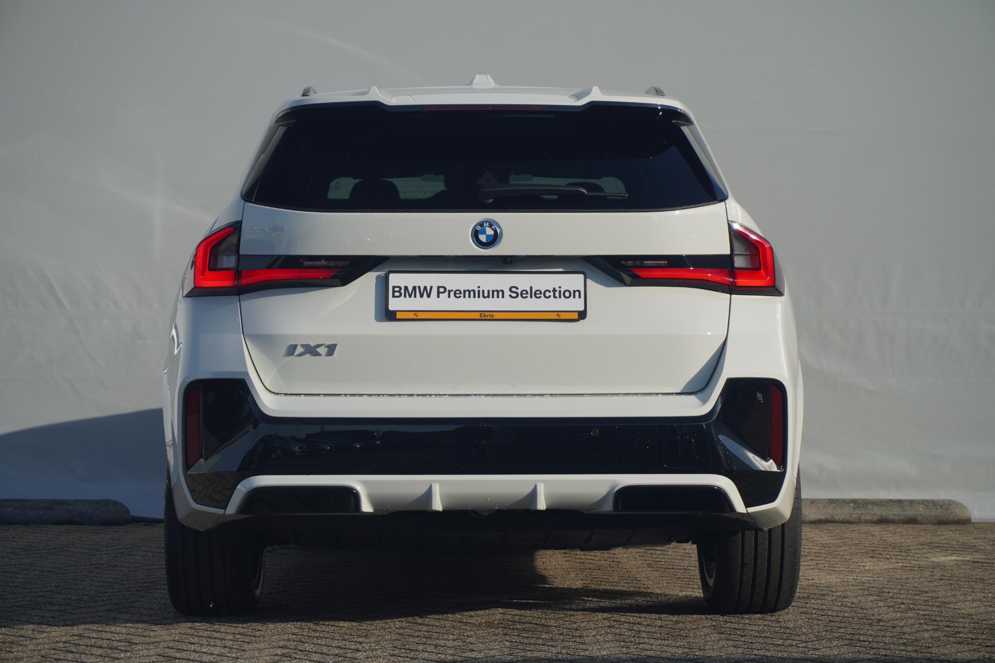 BMW iX1