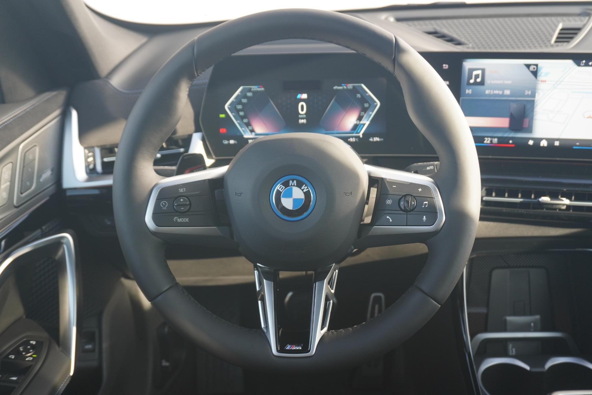 BMW iX1