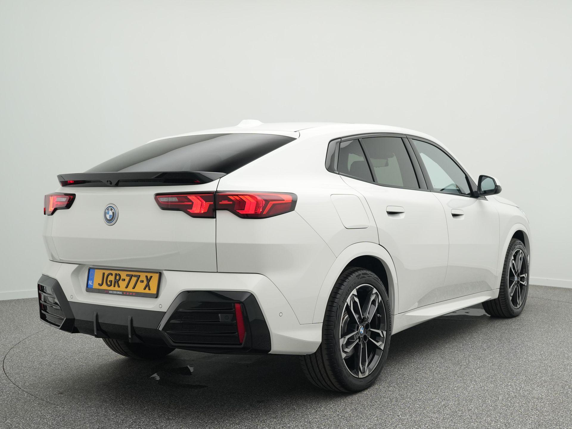 BMW iX2 eDrive20 M Sport | 67 kWh |