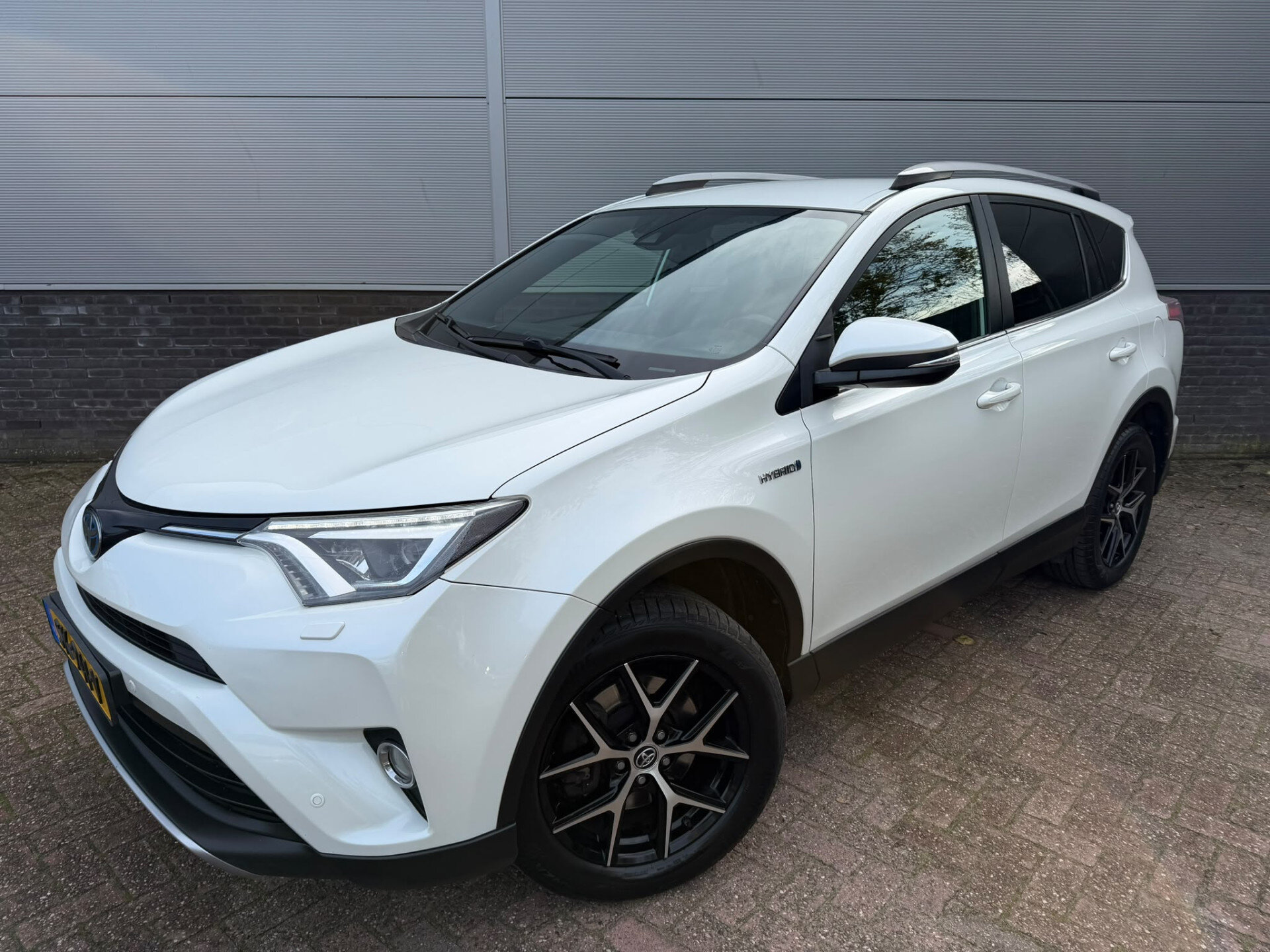 Toyota RAV4 2.5 Hybrid AWD Style met Trekhaak 1650 trekgewicht