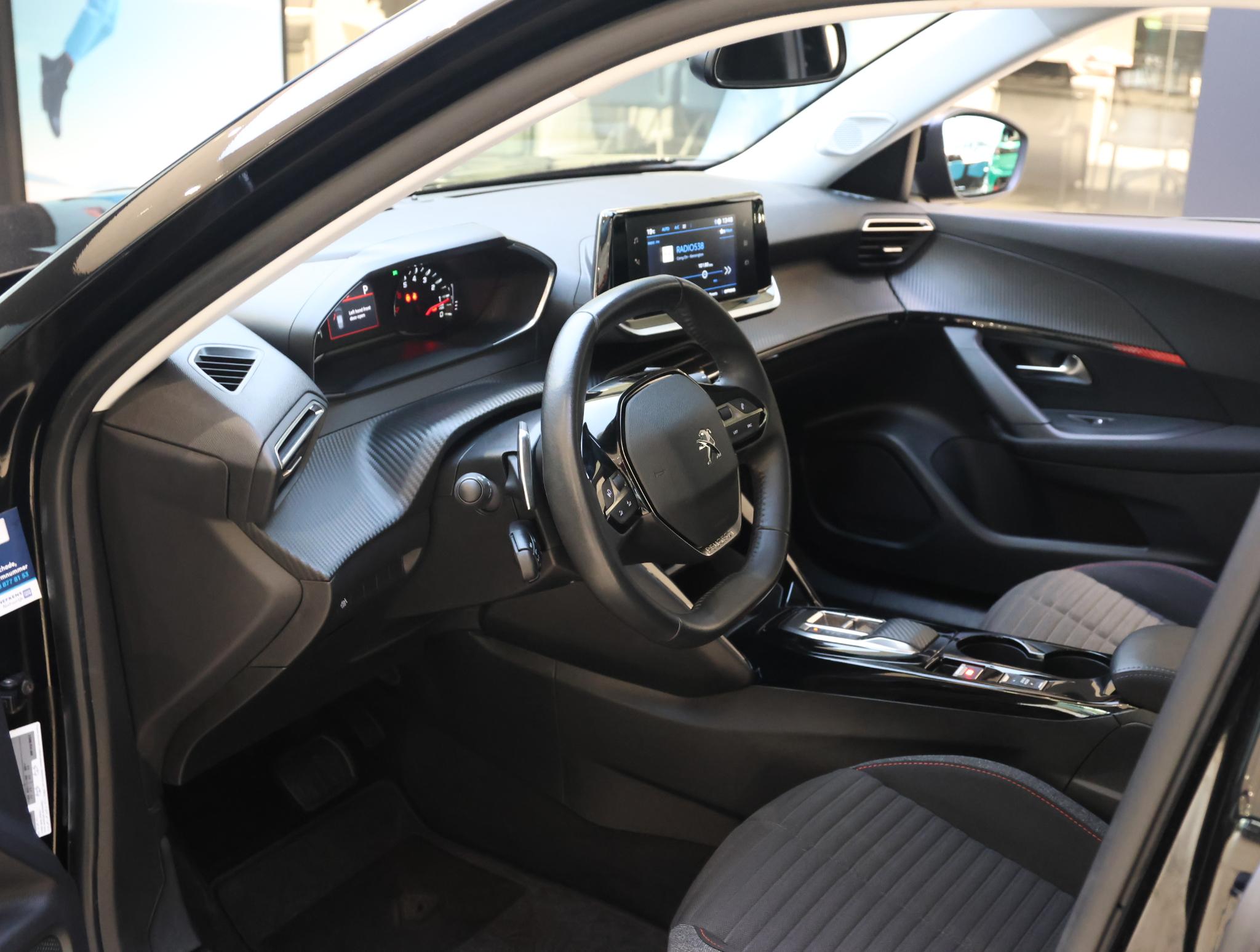 Peugeot 2008 SUV Active Pack 130 pk Automaat - Afbeelding 4