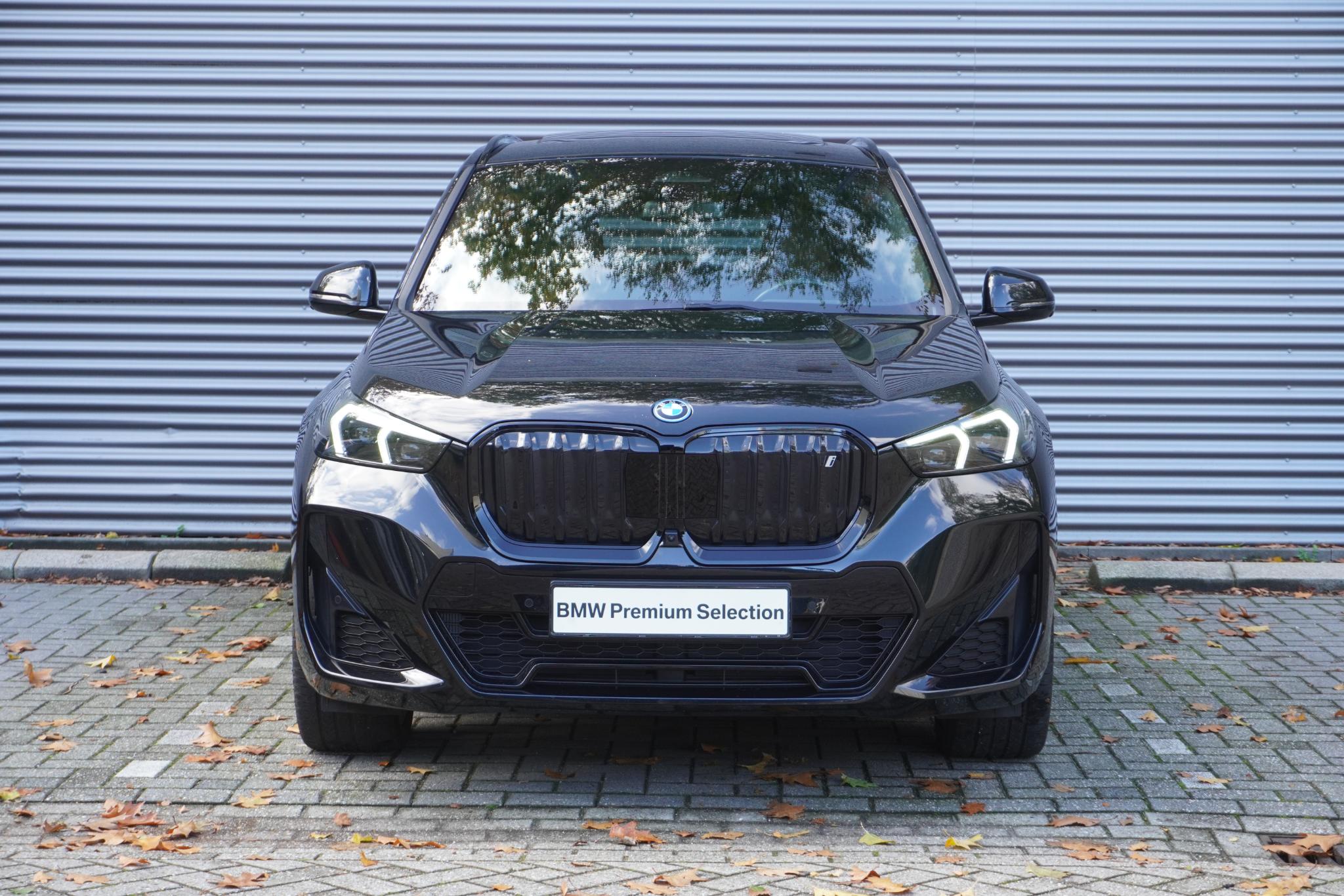 BMW iX1
