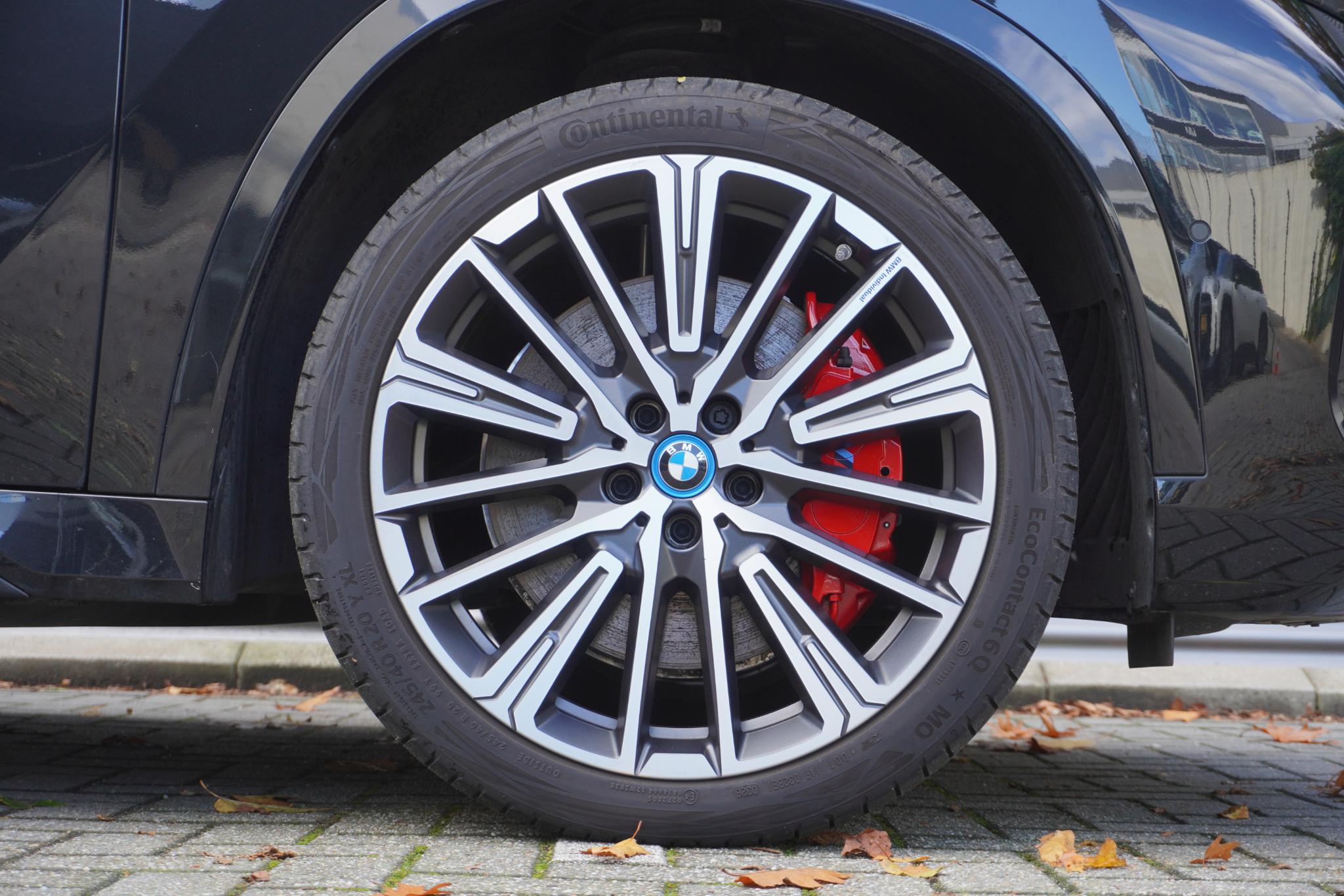 BMW iX1
