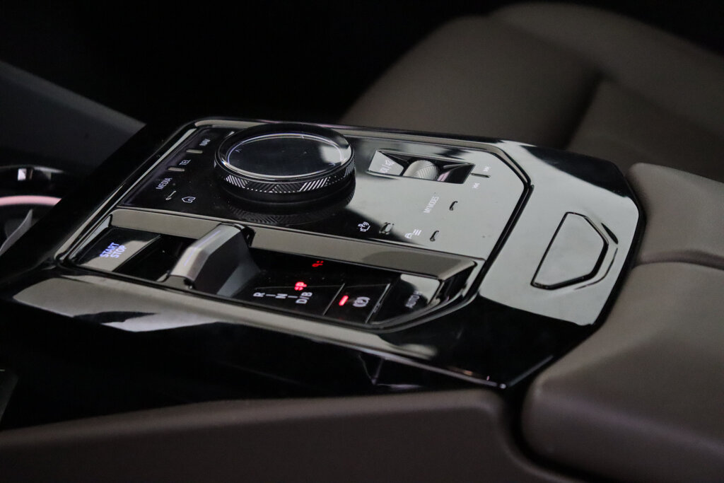 BMW i5 6