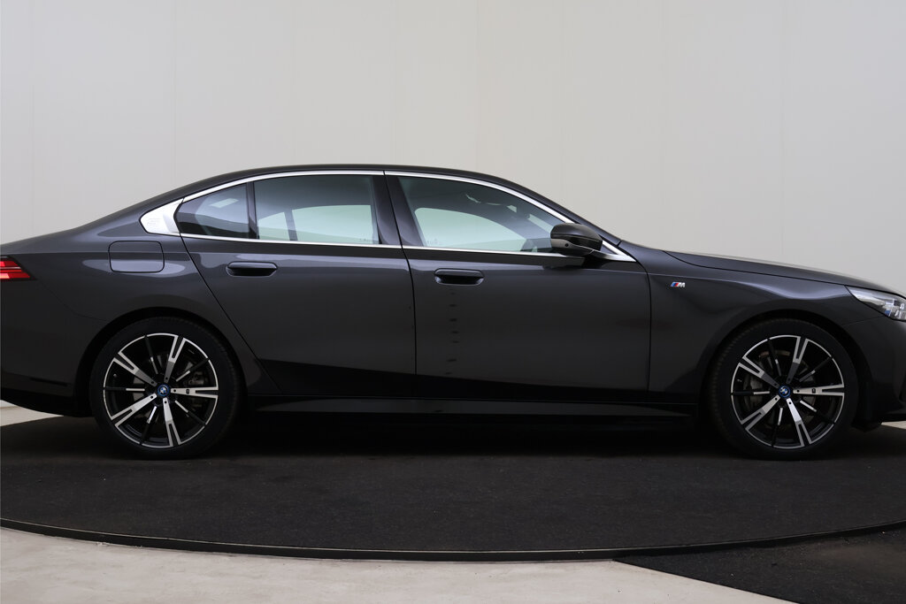 BMW i5 7