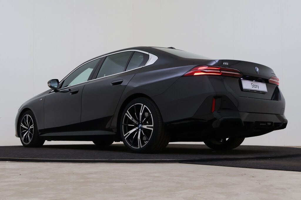 BMW i5 11