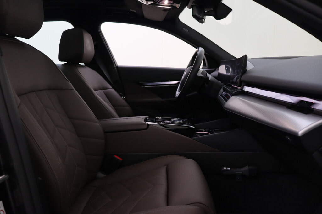 BMW i5 20