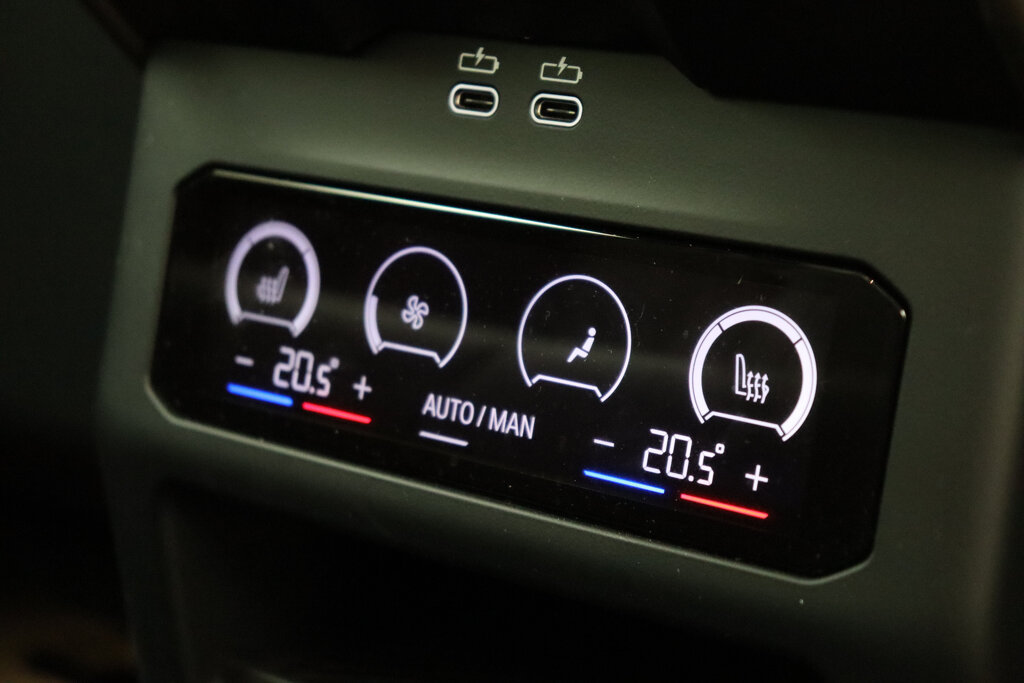 BMW i5 24