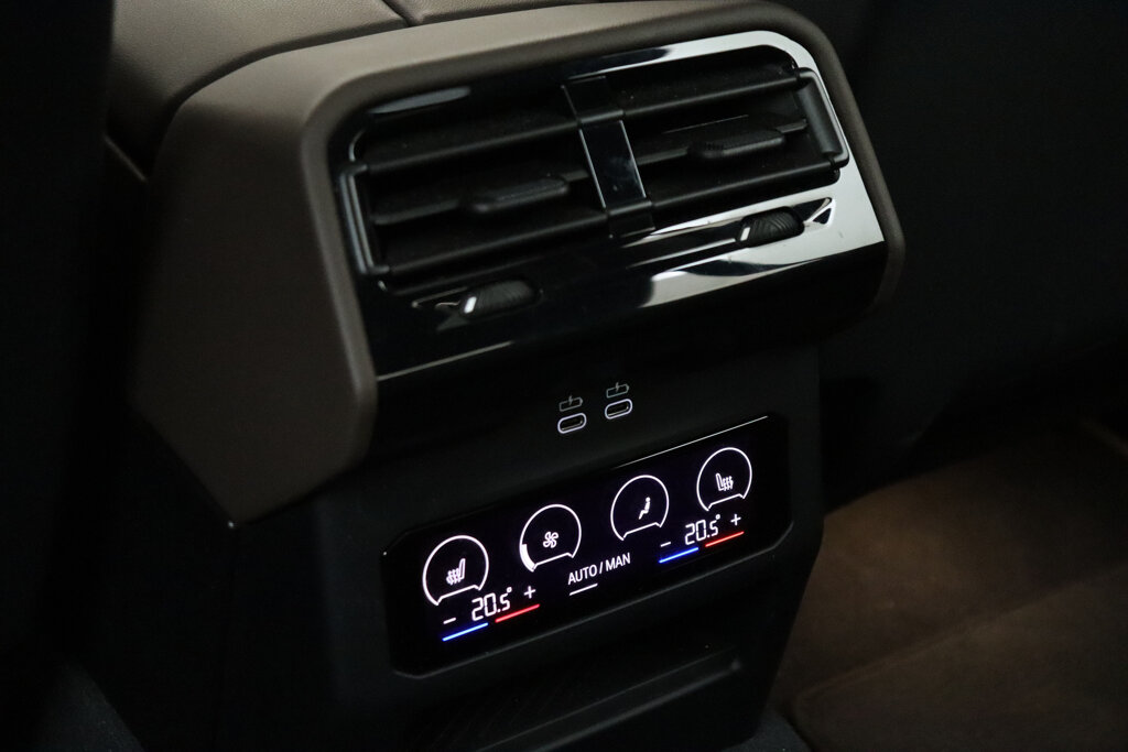 BMW i5 25