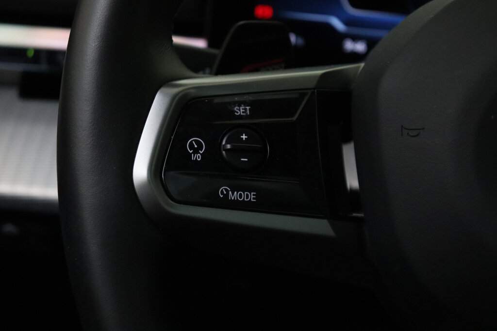BMW i5 29