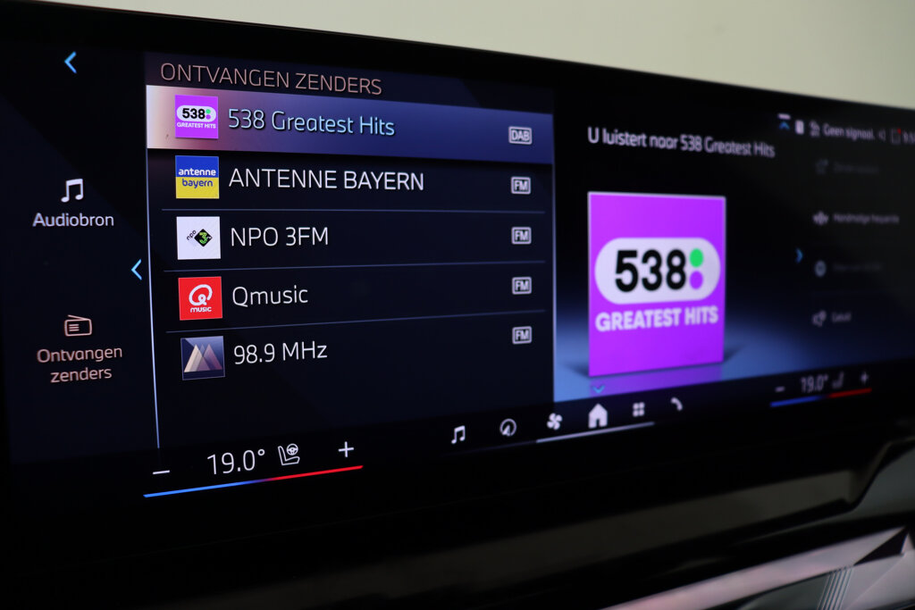 BMW i5 49