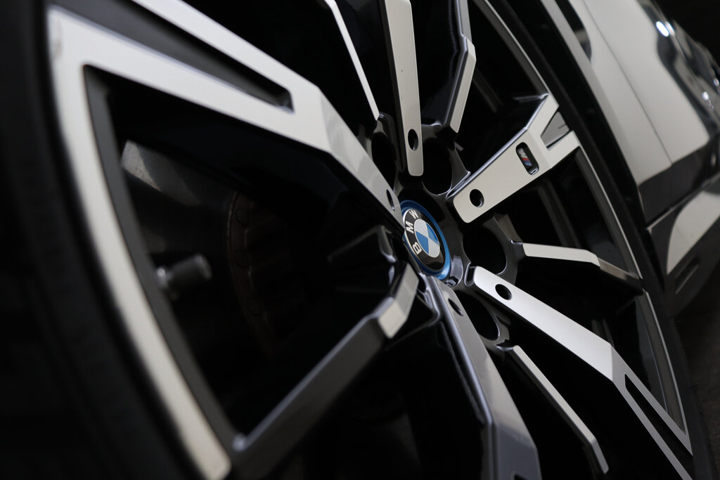 BMW i5 72