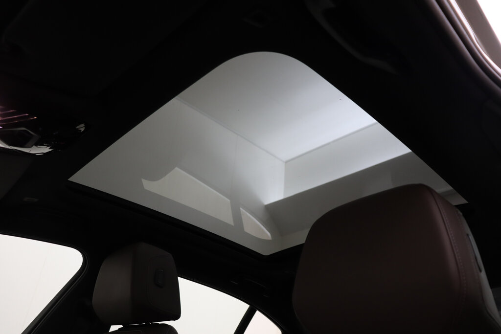BMW i5 81