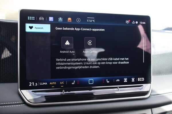 Apple Carplay/Android Auto Apple Carplay/Android Auto