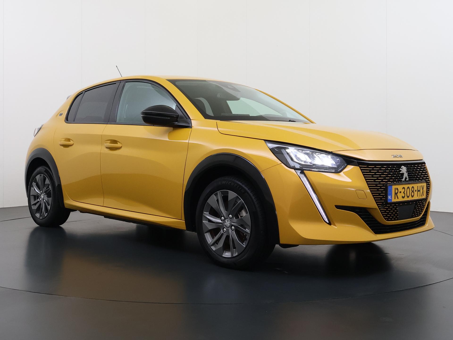 Peugeot e-208