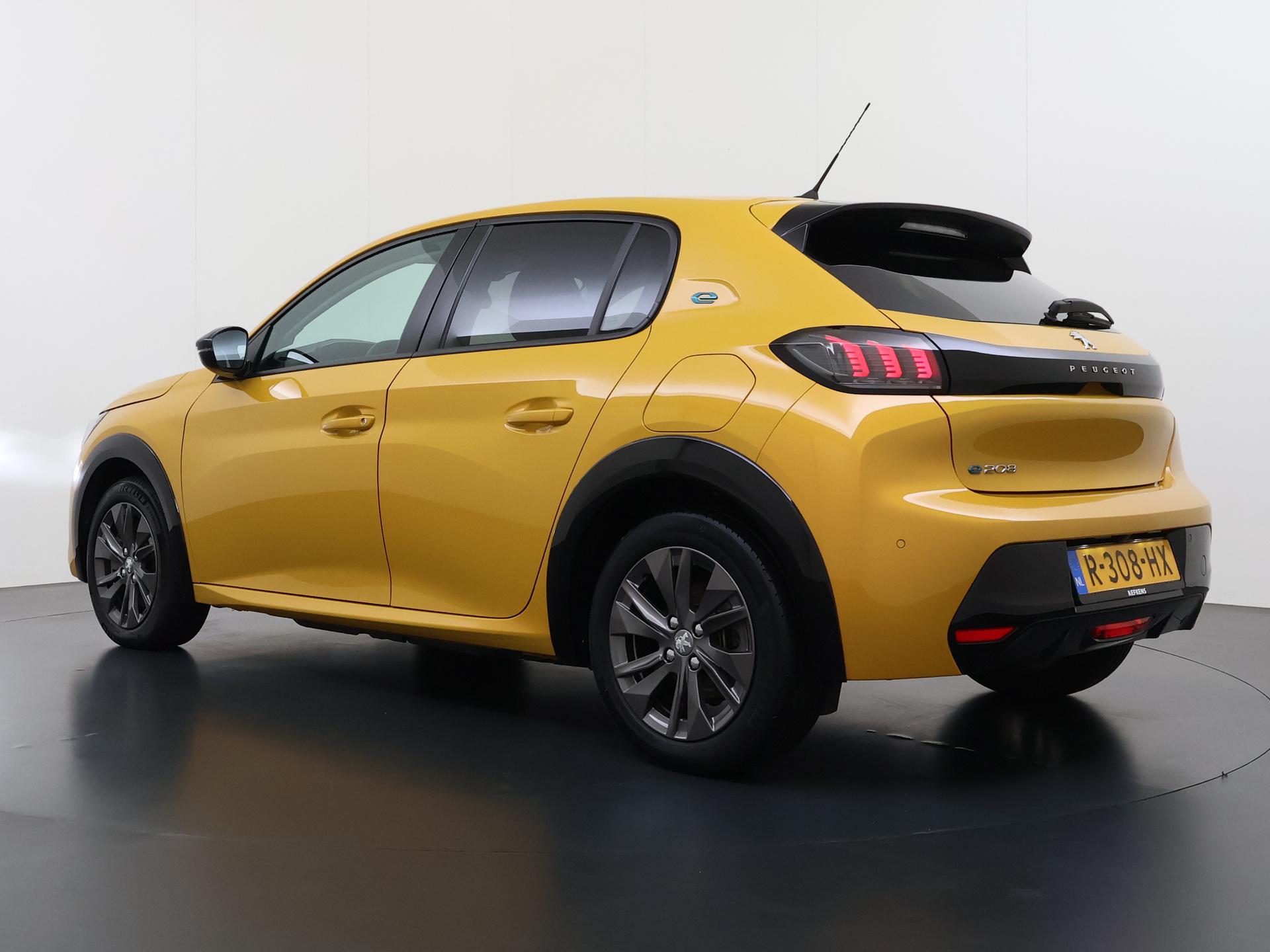 Peugeot e-208
