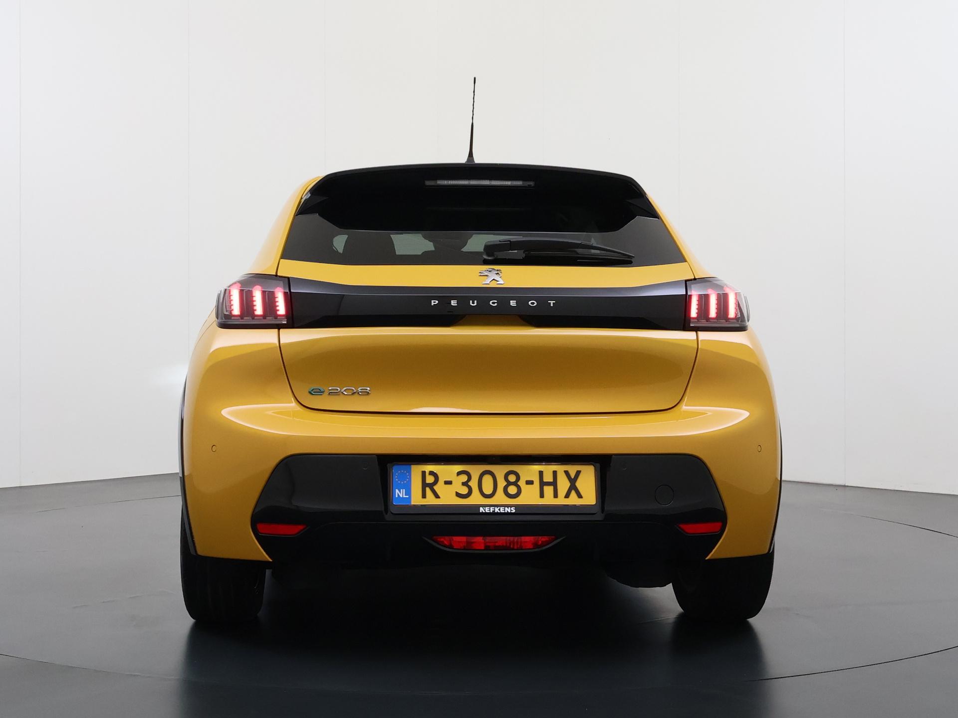 Peugeot e-208