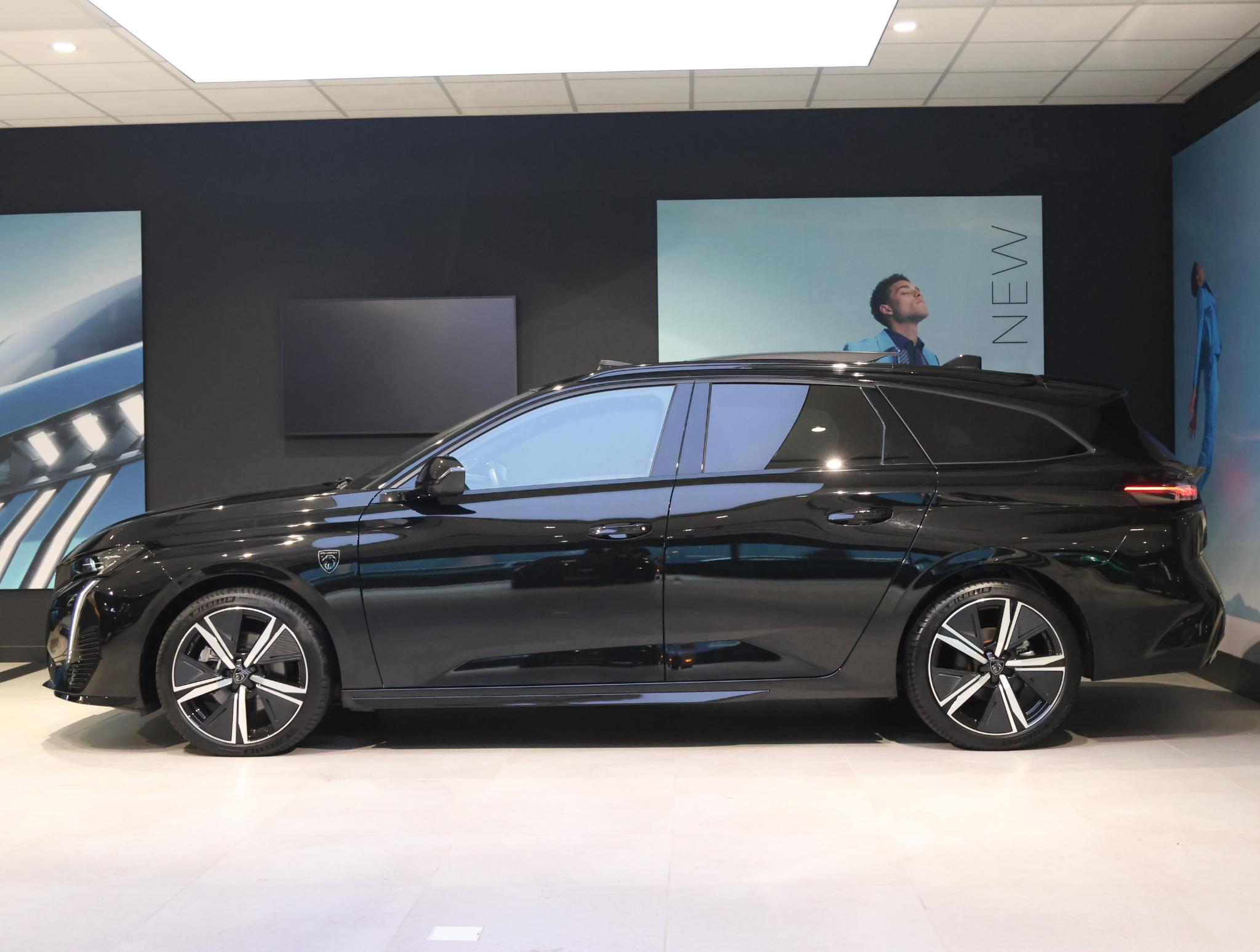 Peugeot 308 SW GT Hybrid 136 pk Automaat - Afbeelding 2