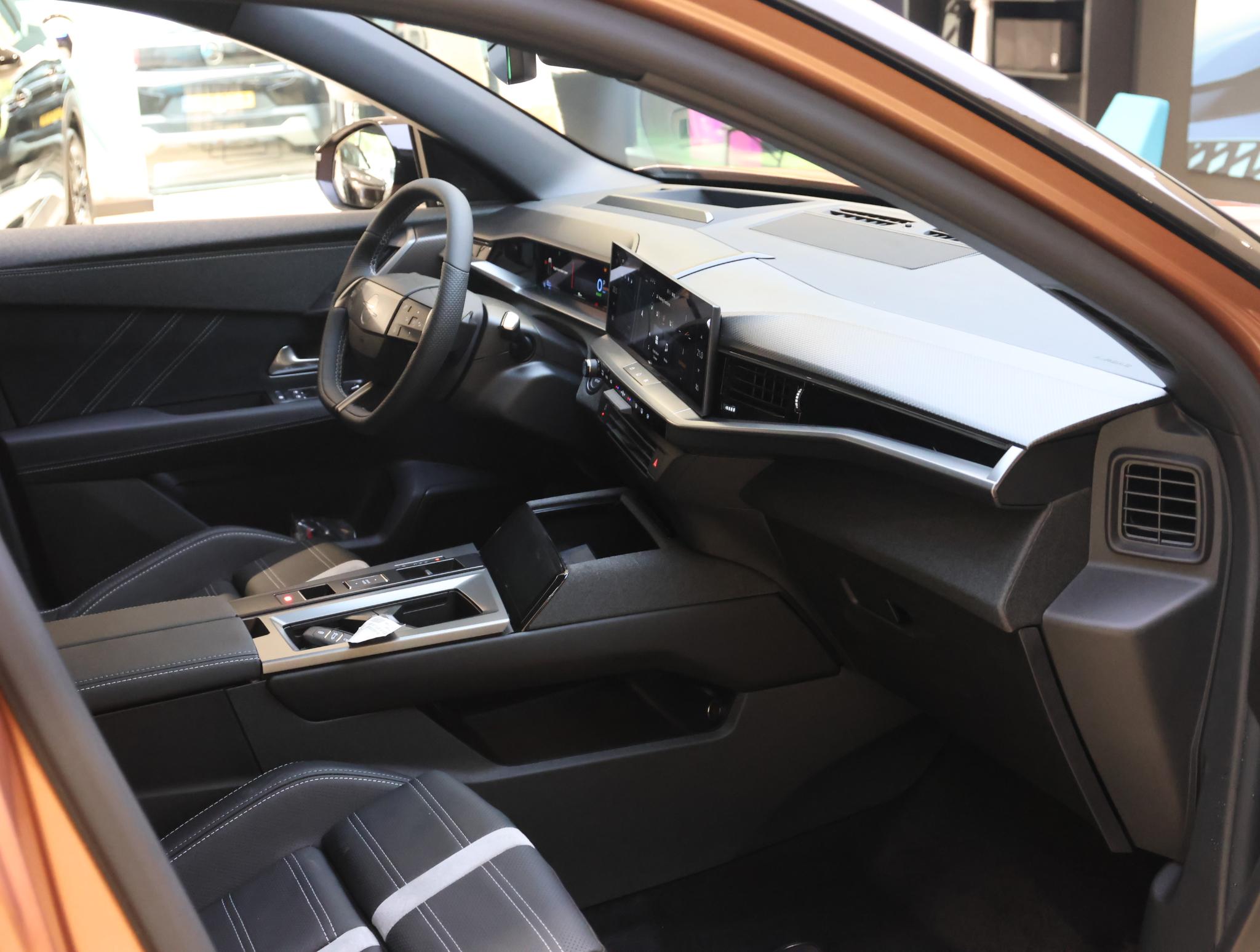 Opel Grandland SUV 195 pk Plug-in-Hybrid Ultimate - Afbeelding 5
