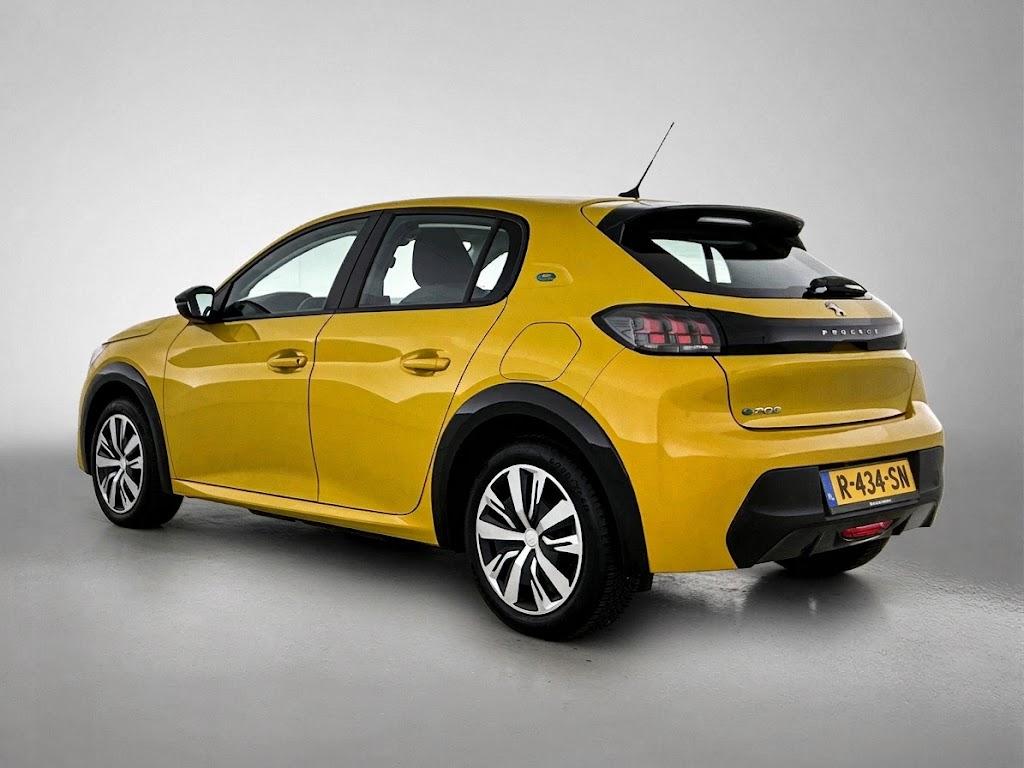 Peugeot e-208