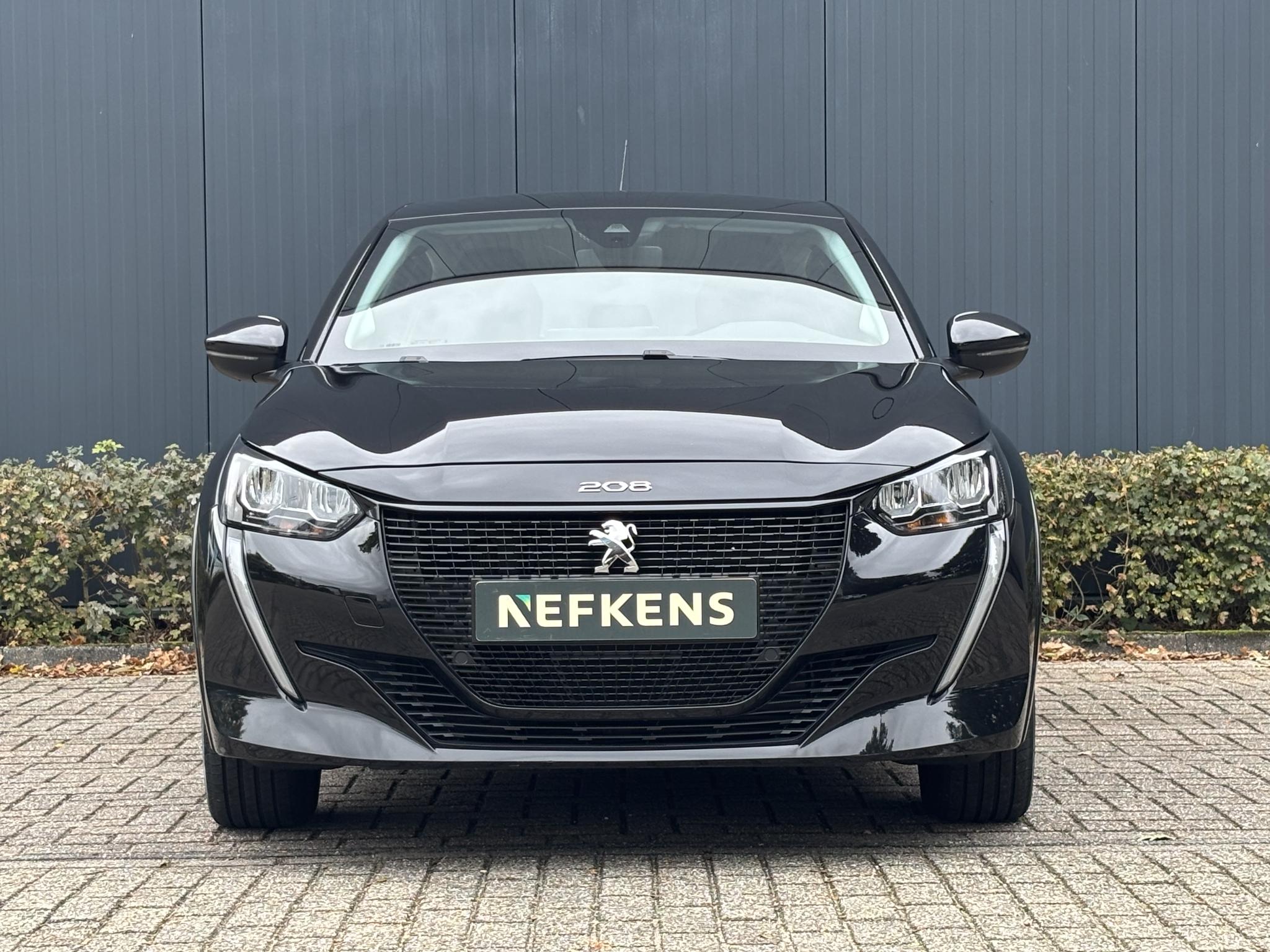 Peugeot e-208