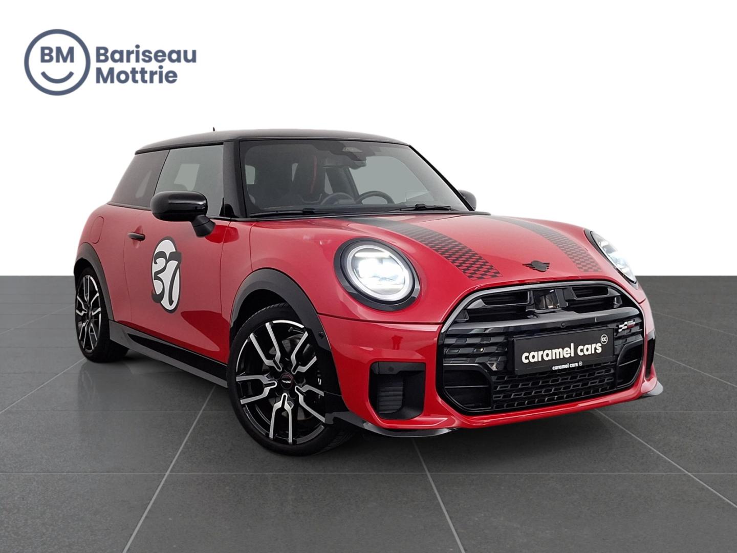 MINI Cooper S JOHN COOPER WORKS*PANO EN OPEN DAK*LEDER*ZETEL EN STUURVERWARMING*360CAMERA EN SENSOREN*DAB*CARPLAY*GPS*