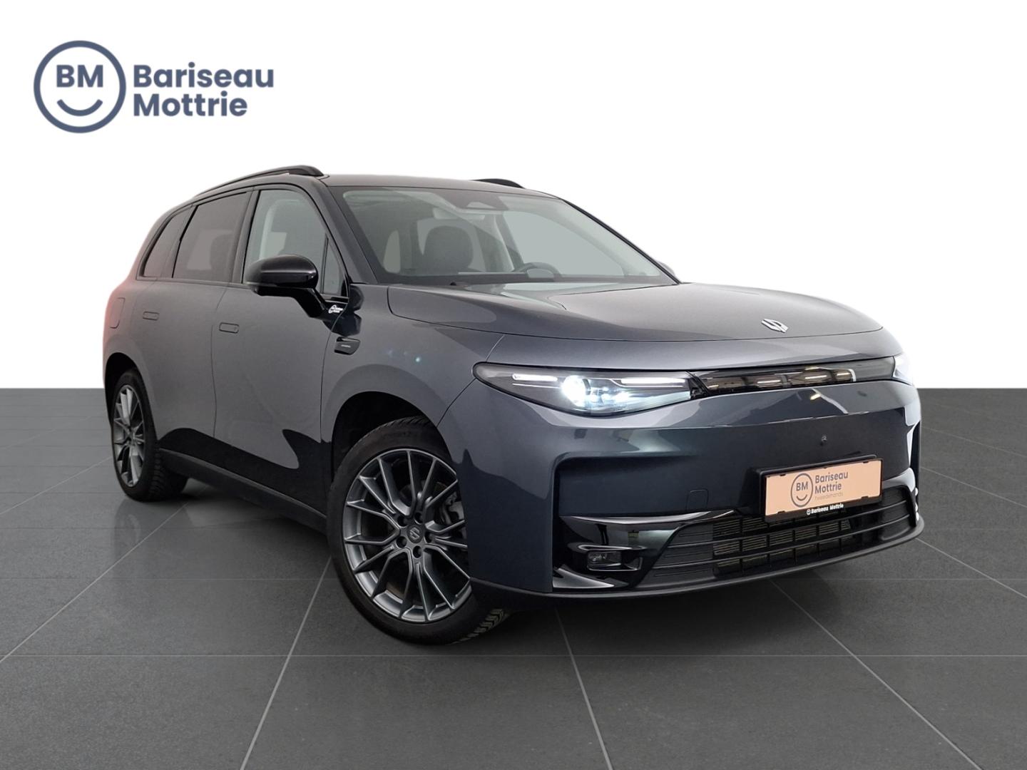 Leapmotor C10 REEV *PANO DAK*LEDER*ZETEL VERWARMING EN KOELING*360 CAMERA EN SENSOREN*DAB*GPS*CARPLAY*