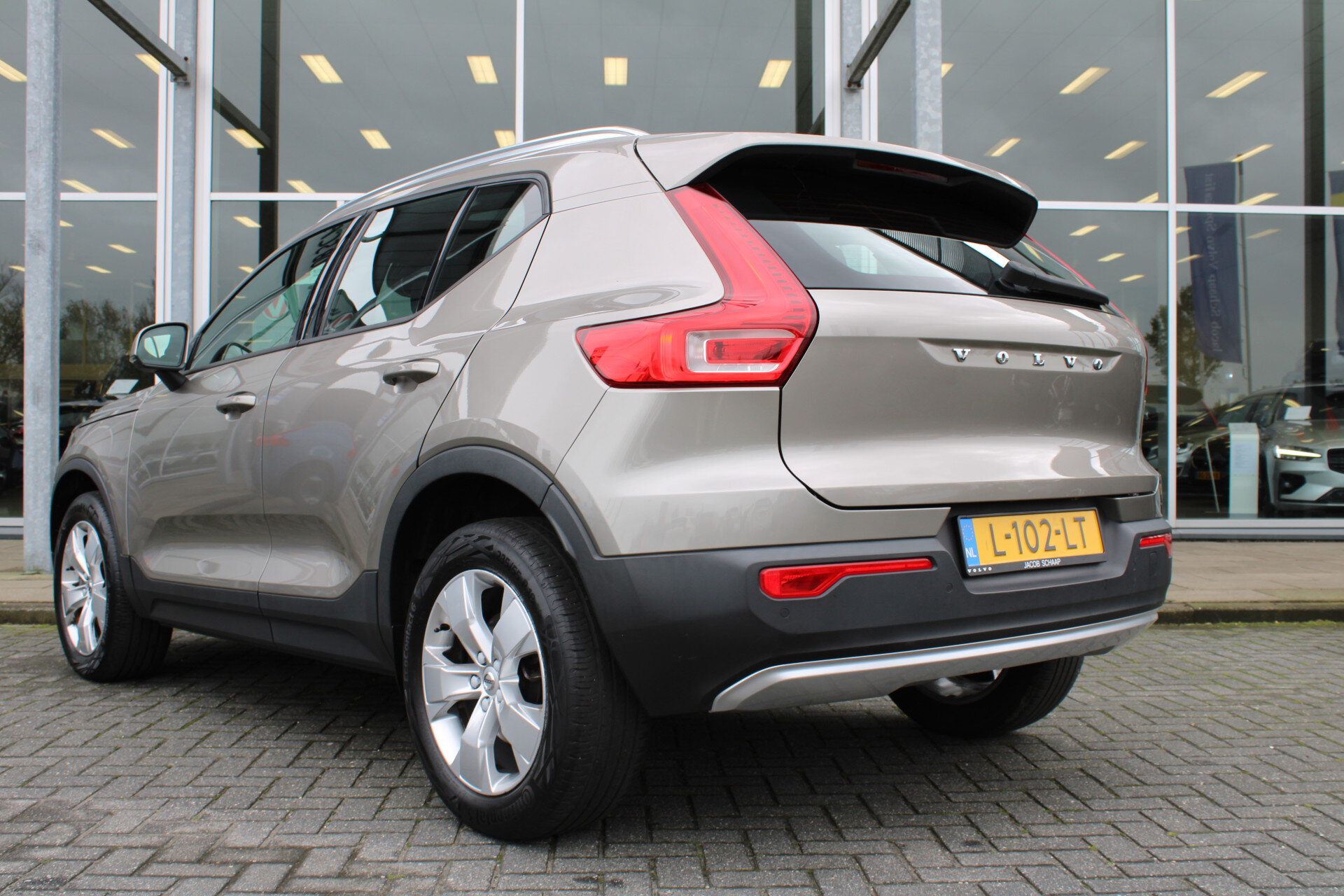 Volvo XC40 T2 130PK Automaat Momentum Business - Afbeelding 3