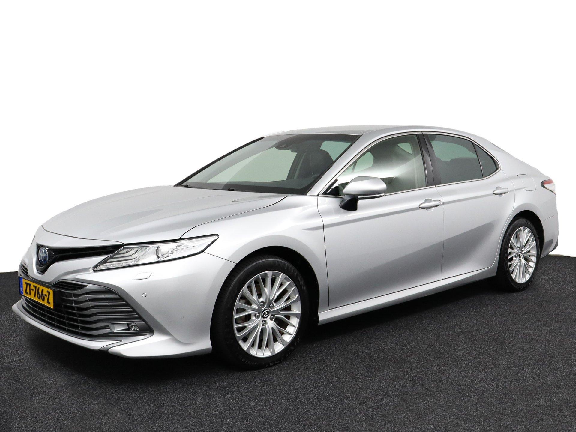 Toyota Camry 2.5 Hybrid Business Intro