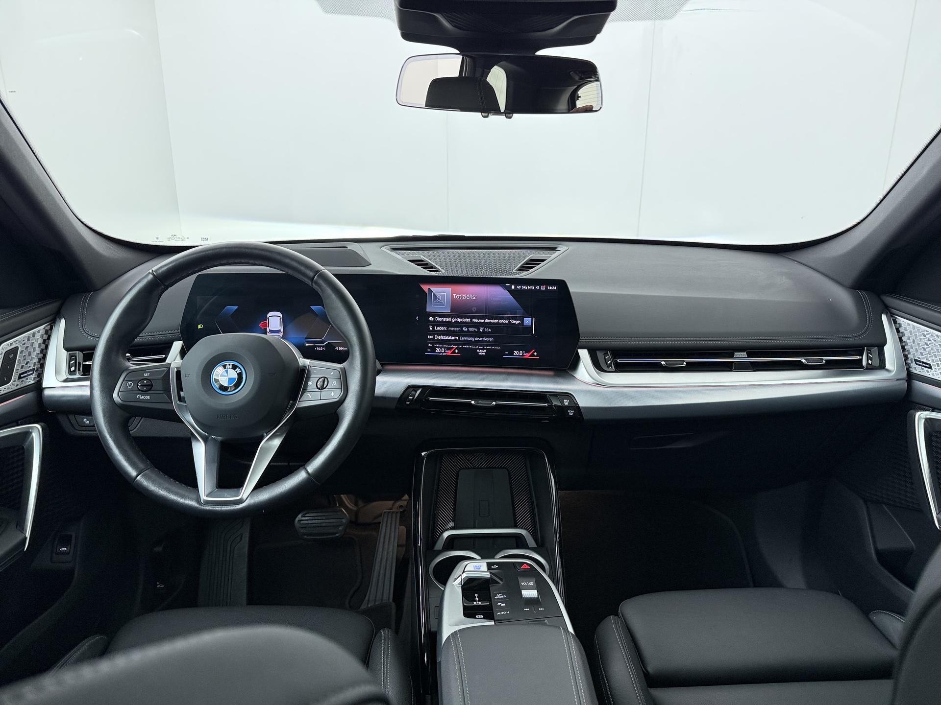 BMW iX1