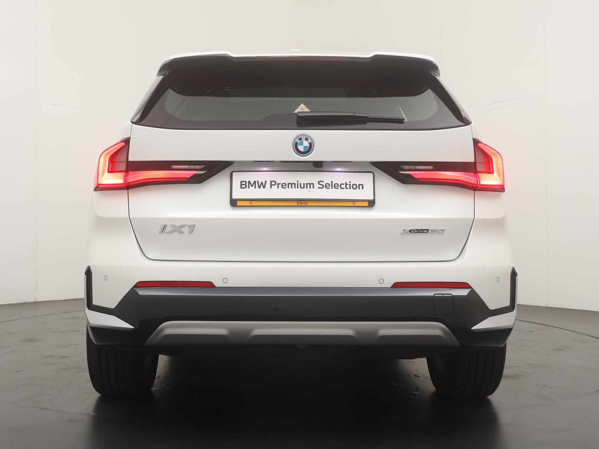 BMW iX1