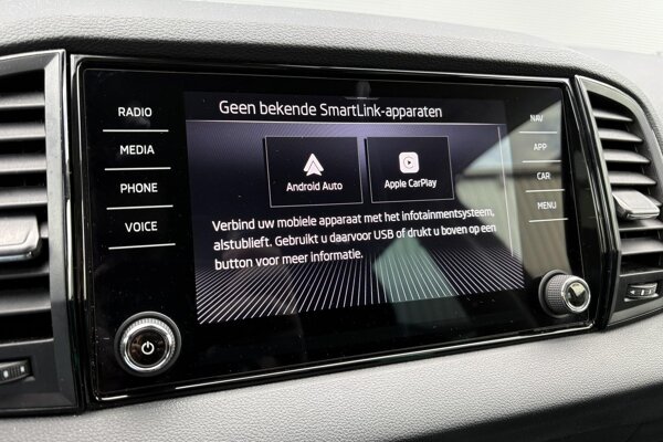 Apple Carplay/Android Auto Apple Carplay/Android Auto