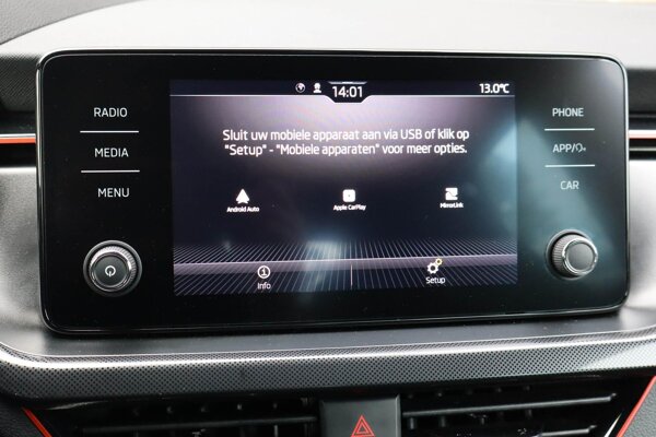 Apple Carplay/Android Auto Apple Carplay/Android Auto