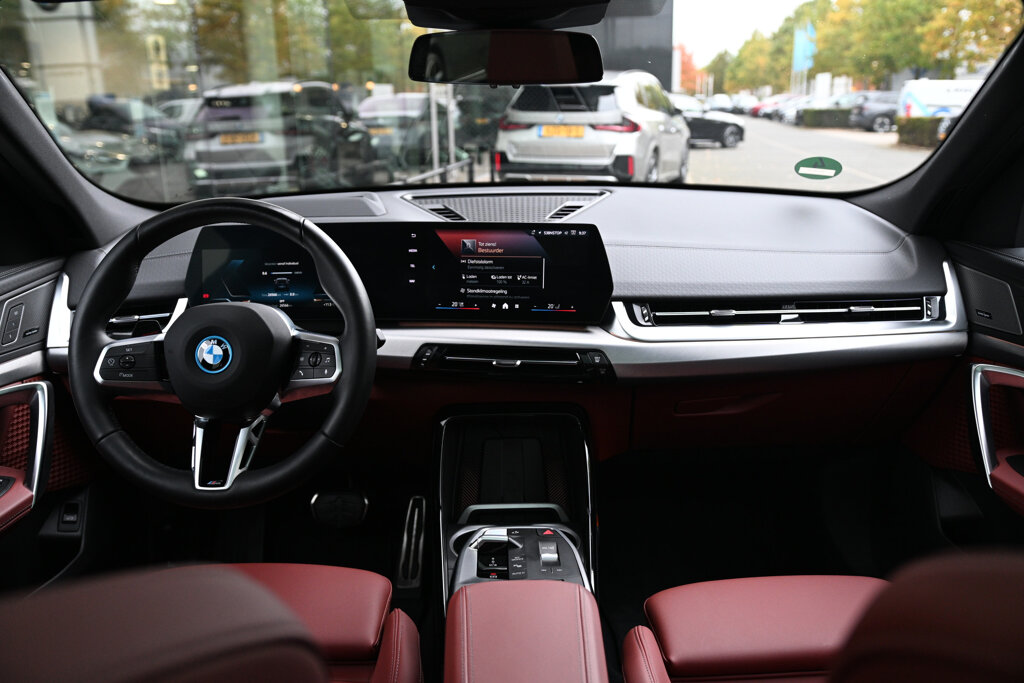 BMW iX2 3