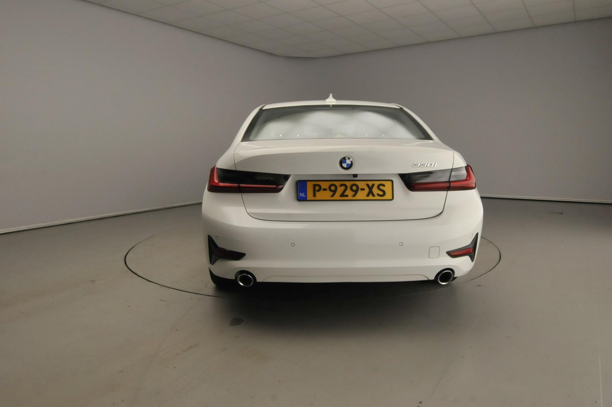 BMW 3 Serie Sedan 330i - Afbeelding 3