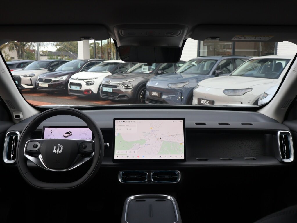 Leapmotor B10 Hybrid EV 18,8 kWh 218pk Automaat Design NIEUW, Rijklaarprijs | Panoramadak | Stoelverwarming | Stuurverwarming | 360 Camera - Afbeelding 5