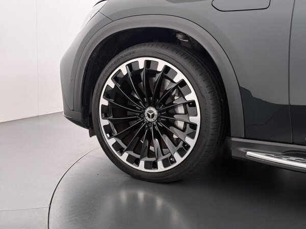 22" multispaaks lichtmetalen AMG-velgen