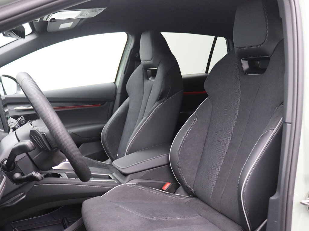Skoda Elroq 60 Sportline 190PK Aut. Trekhaak, Achteruitrijcamera, Keyless, Side Assist, Elektr. Achterklep, 20" LM Velgen, Adaptieve Cruise Control, Matrix LED Verlichting - Afbeelding 5