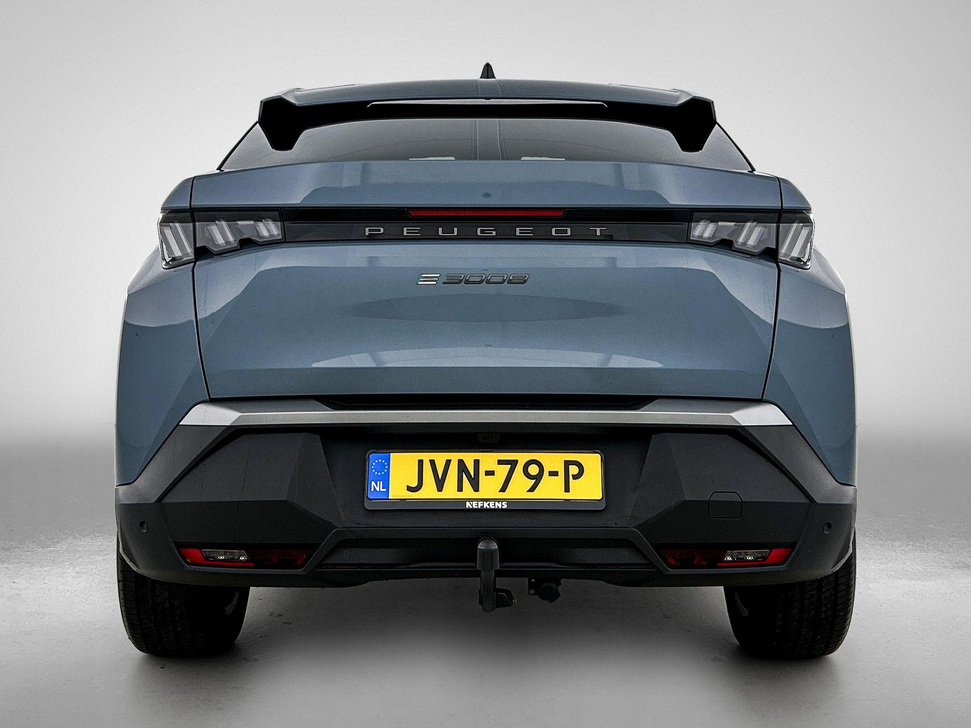 Peugeot e-3008